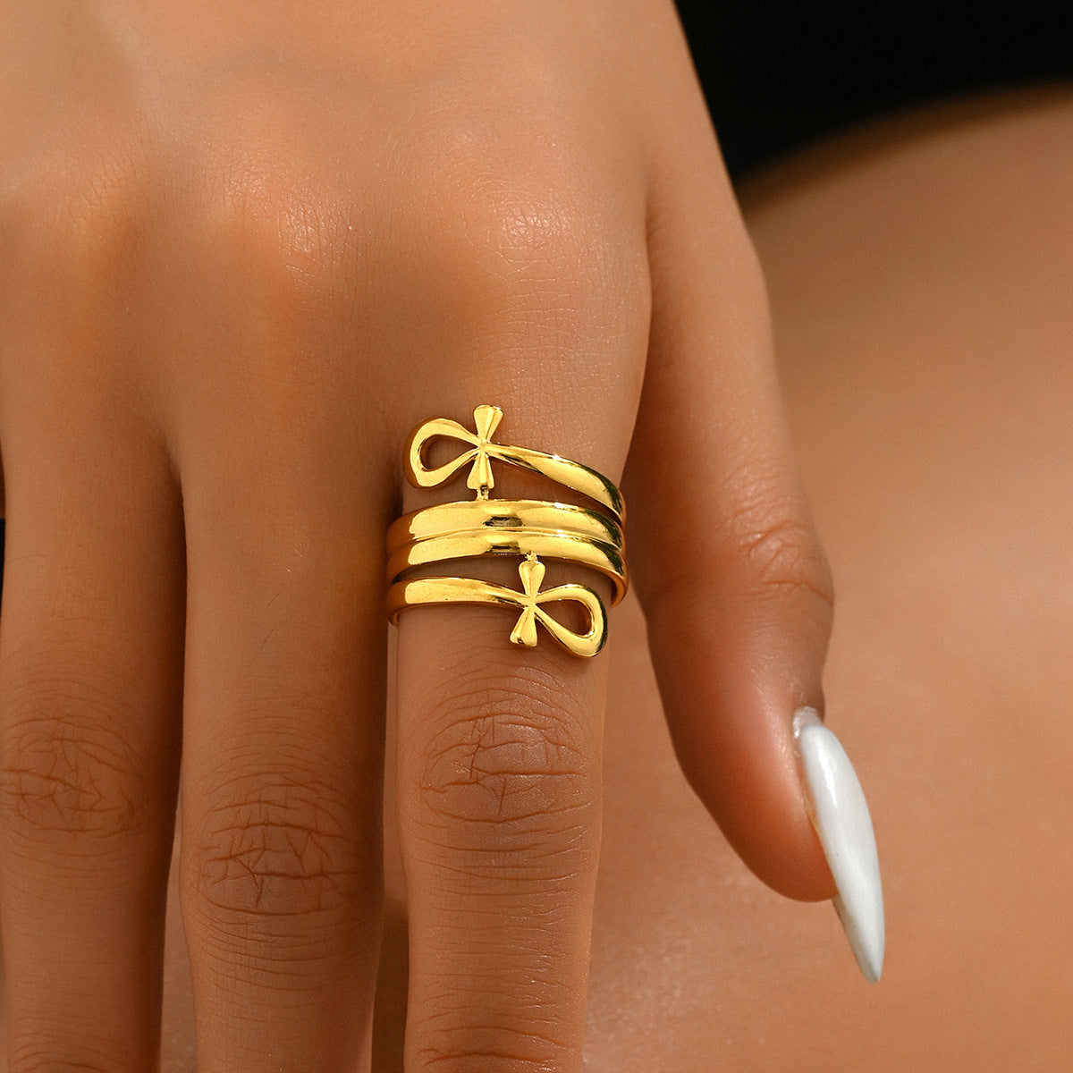 Anillo de Cobre Minimalista con Forma de Lazo y Acabado Chapado para Parejas, Accesorio de Moda Unisex