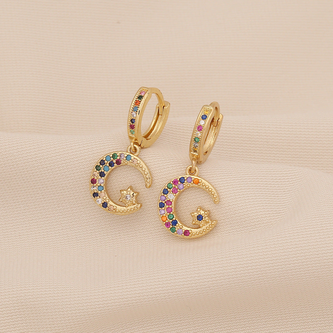 Orecchini a forma di Stella e Luna in Rame con Zirconi Micro-Pavé da Donna