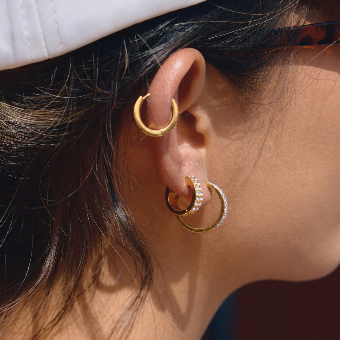 Elegant 18K Gold Plated Stainless Steel Round Geometric Rhinestone Hoop Earrings for Women
