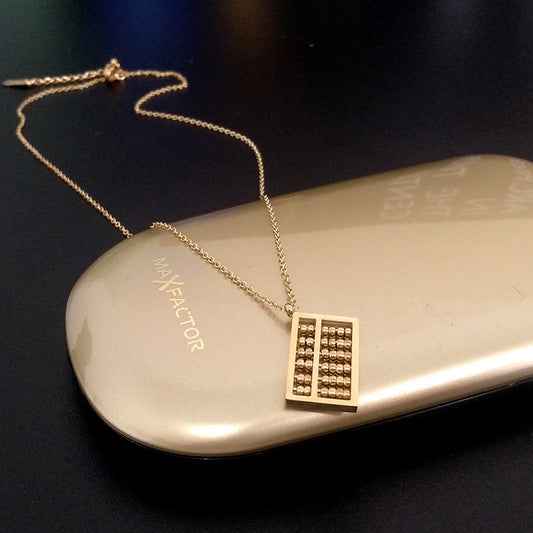 Collar de cadena en O de acero de titanio geométrico minimalista chapado en oro rosa para mujer con colgante cuadrado