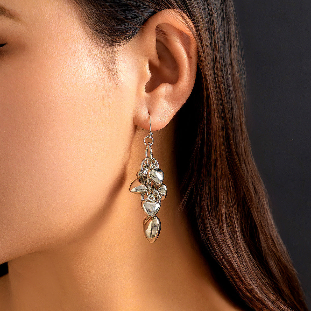 Collana Girocollo a Cuore Ispirata agli Anni 2000 con Dettagli di Perline e Nappa da Donna