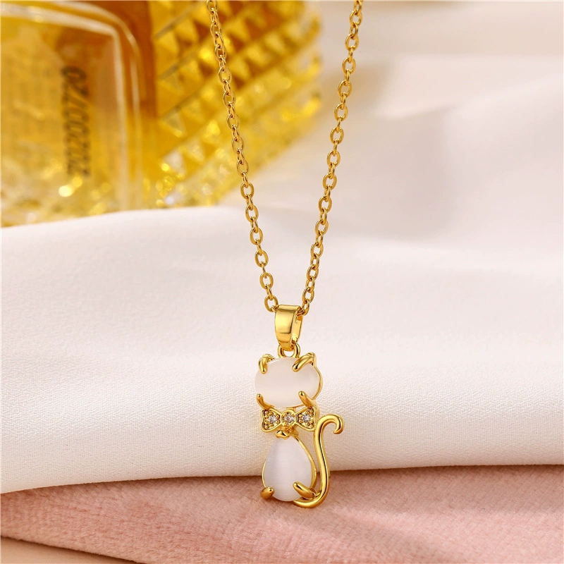 Collana minimalist in acciaio al titanio con ciondolo a gatto in stile francese, con charm in rame placcato oro su catena a maglie per donne e uomini