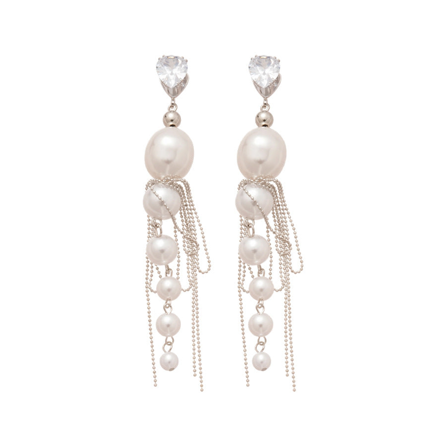 Aretes elegantes de perlas tipo broquel de estilo francés con detalles de circonita y flecos para mujer, forma geométrica, postes de acero chapado, diseño minimalista de lujo