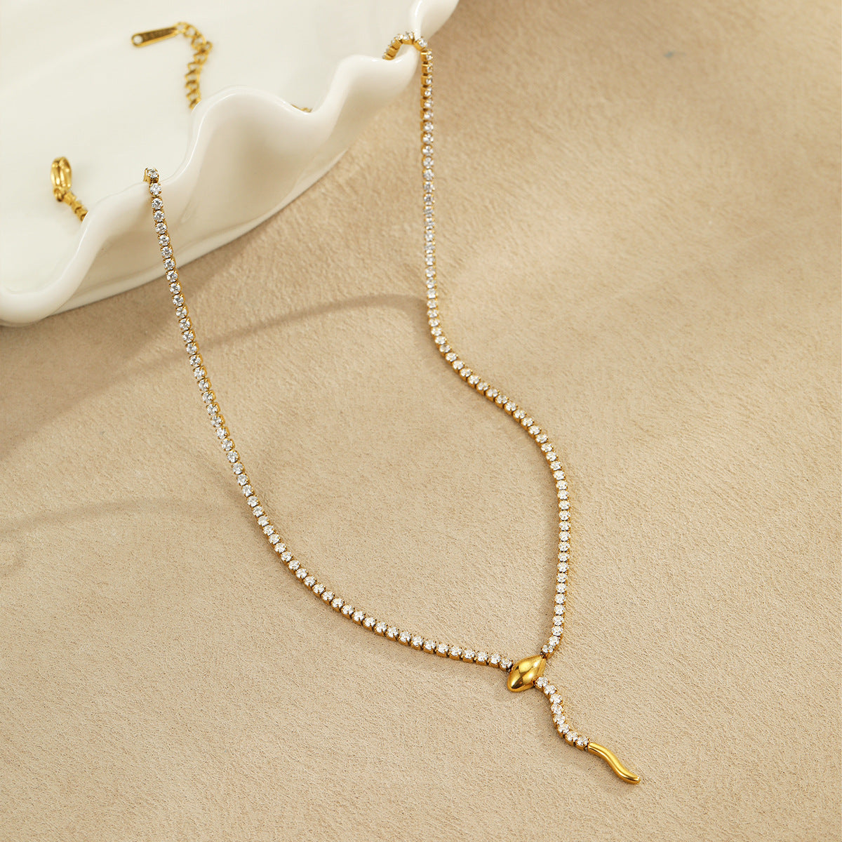 Juego de collar y pendientes de lujo con forma de serpiente en acero inoxidable con incrustaciones de pedrería para mujer