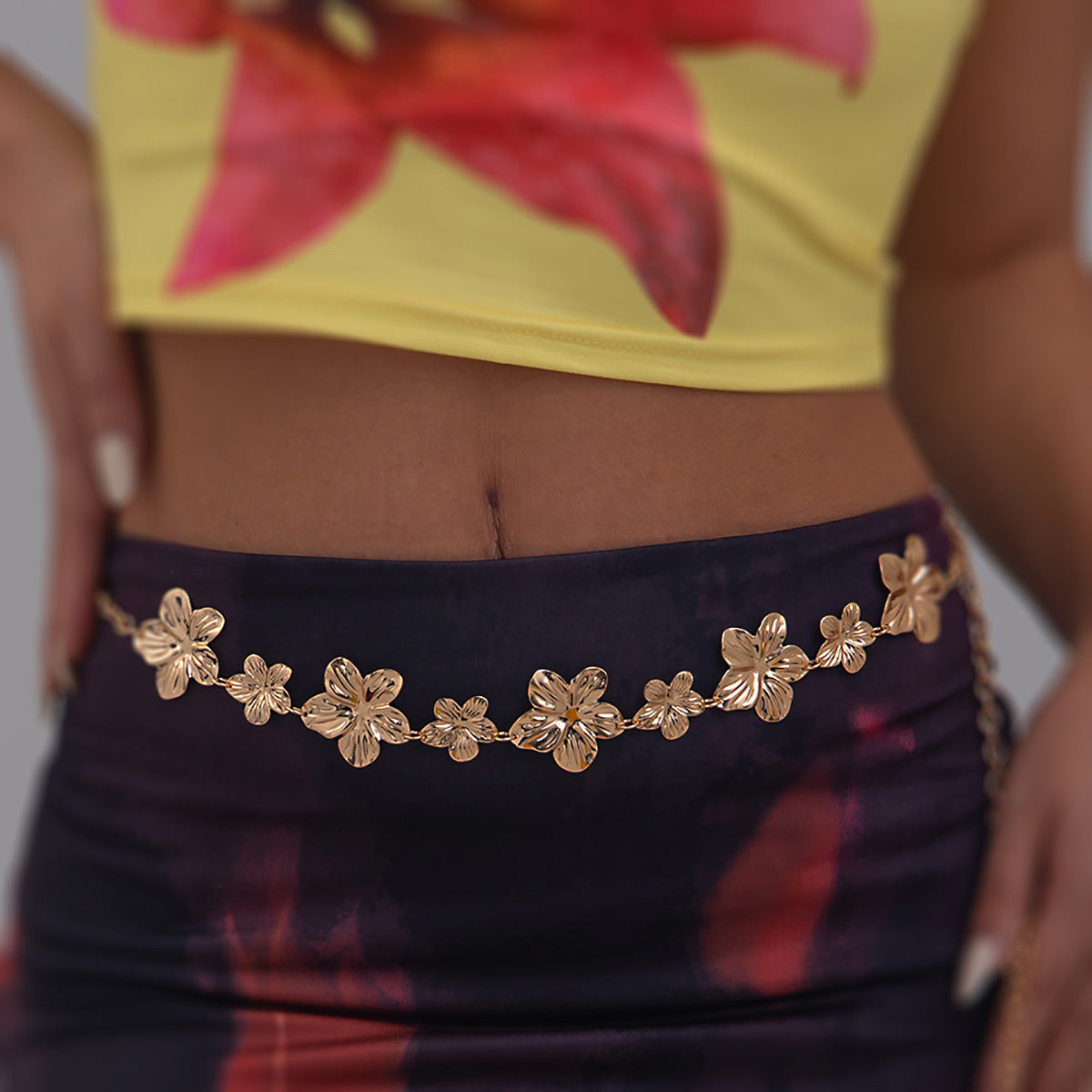 Catena Corporeale Floreale Vintage da Donna con Pendente a Fiore 3D e Design a Catena in Vita Irregolare Ispirato all'Oceano in Ferro