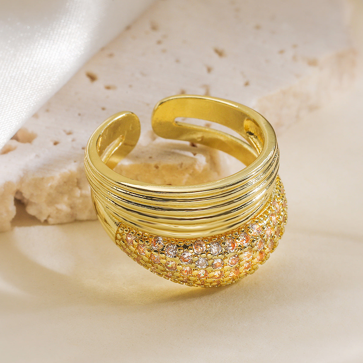 Anello aperto da donna punk vintage geometrico in rame placcato oro 18K con intarsio di zirconi