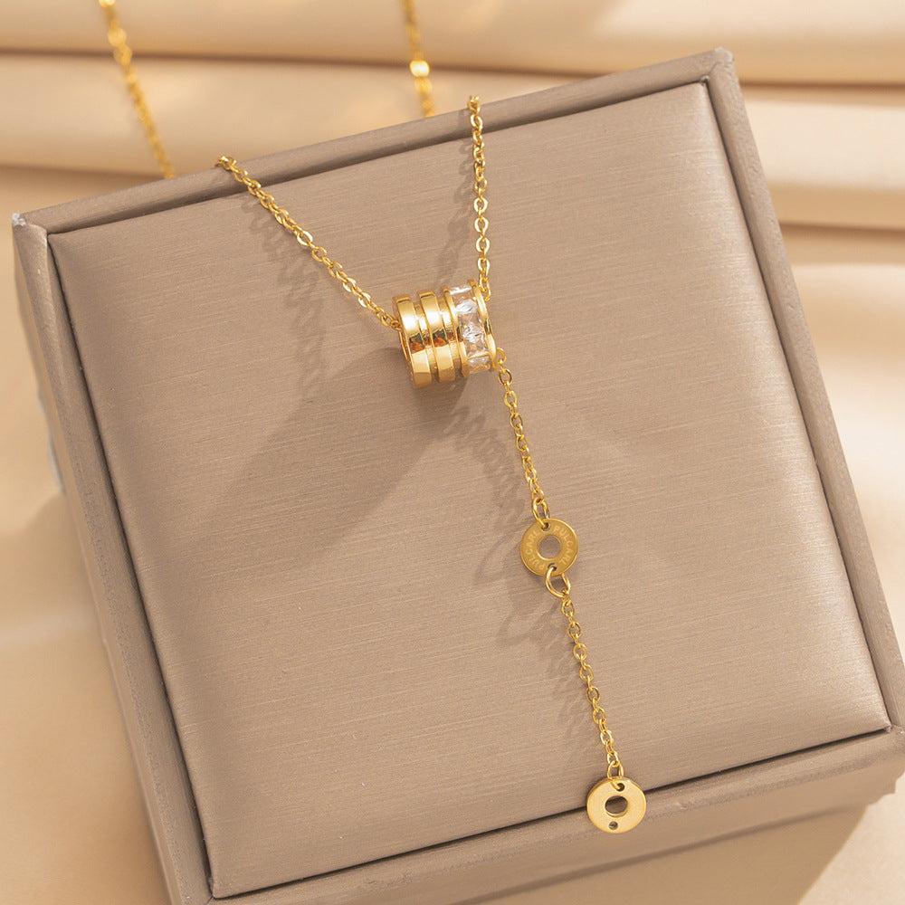Collana da donna a catena sottile "O" minimalista di lusso, geometrica e circolare in acciaio inossidabile placcato oro 18 carati con ciondolo in zircone di rame