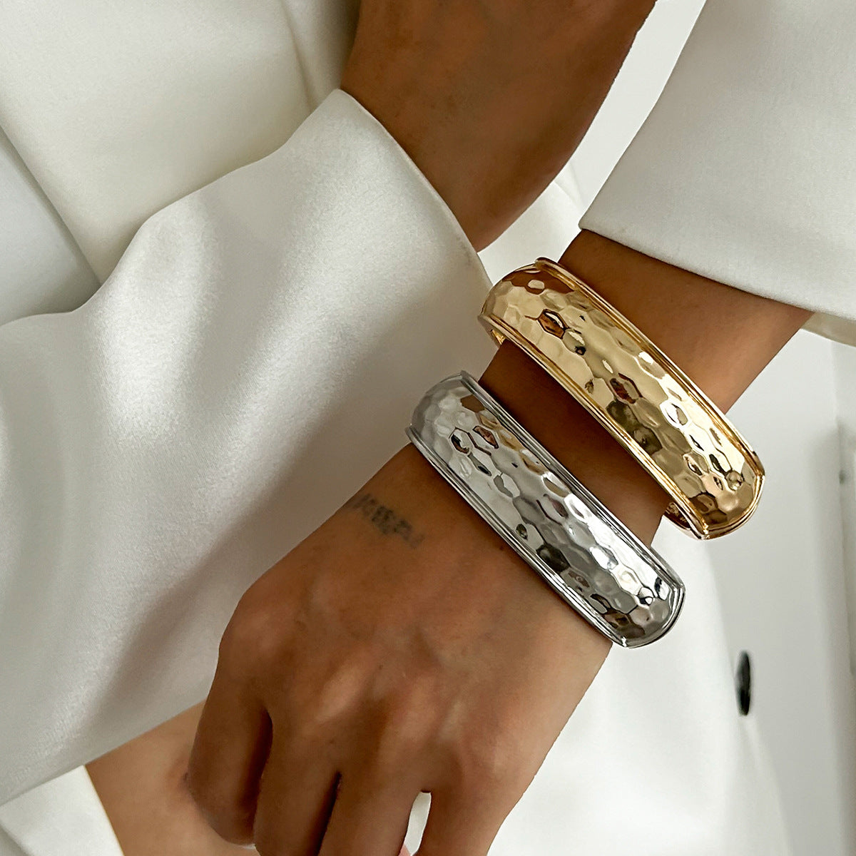 Minimalist Geometric Hammered Zinc Alloy Plated Bracelet Set