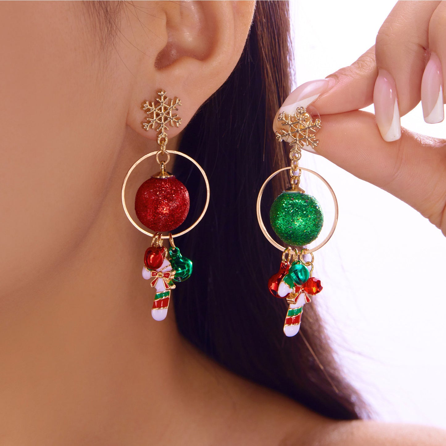 Pendientes colgantes temáticos navideños con diseño de copo de nieve, árbol, muñeco de nieve, bota de vaquero y borla de campana en aleación de zinc con acabado galvanizado para uso unisex