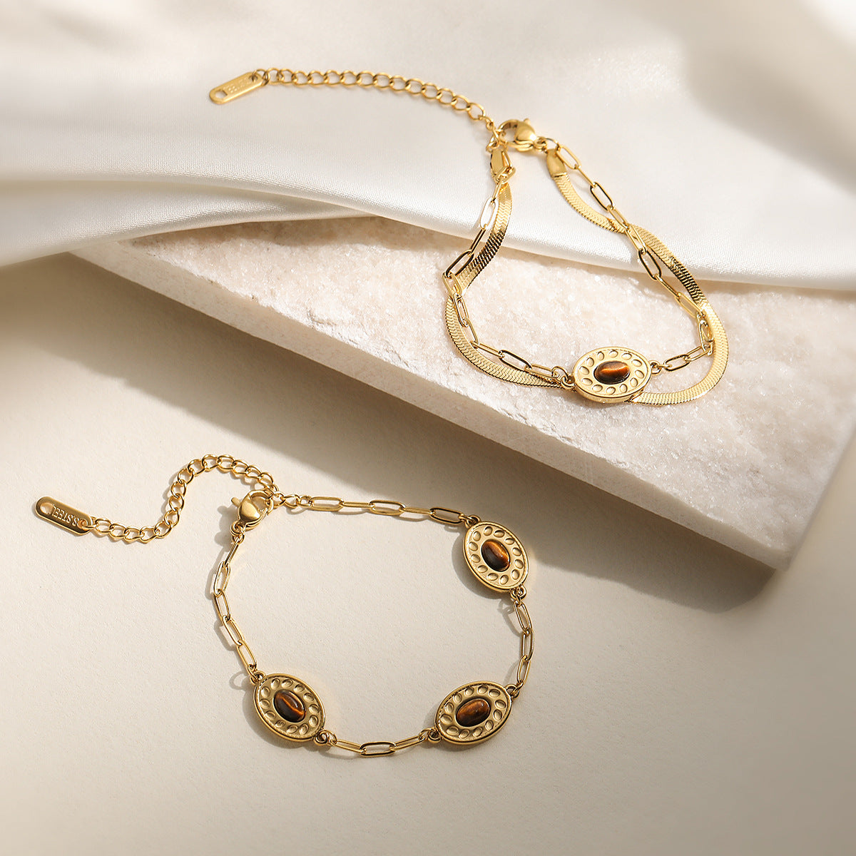 Bracciale da donna in acciaio inossidabile con design geometrico vintage, placcato oro 18K, irregolare, alla moda e versatile