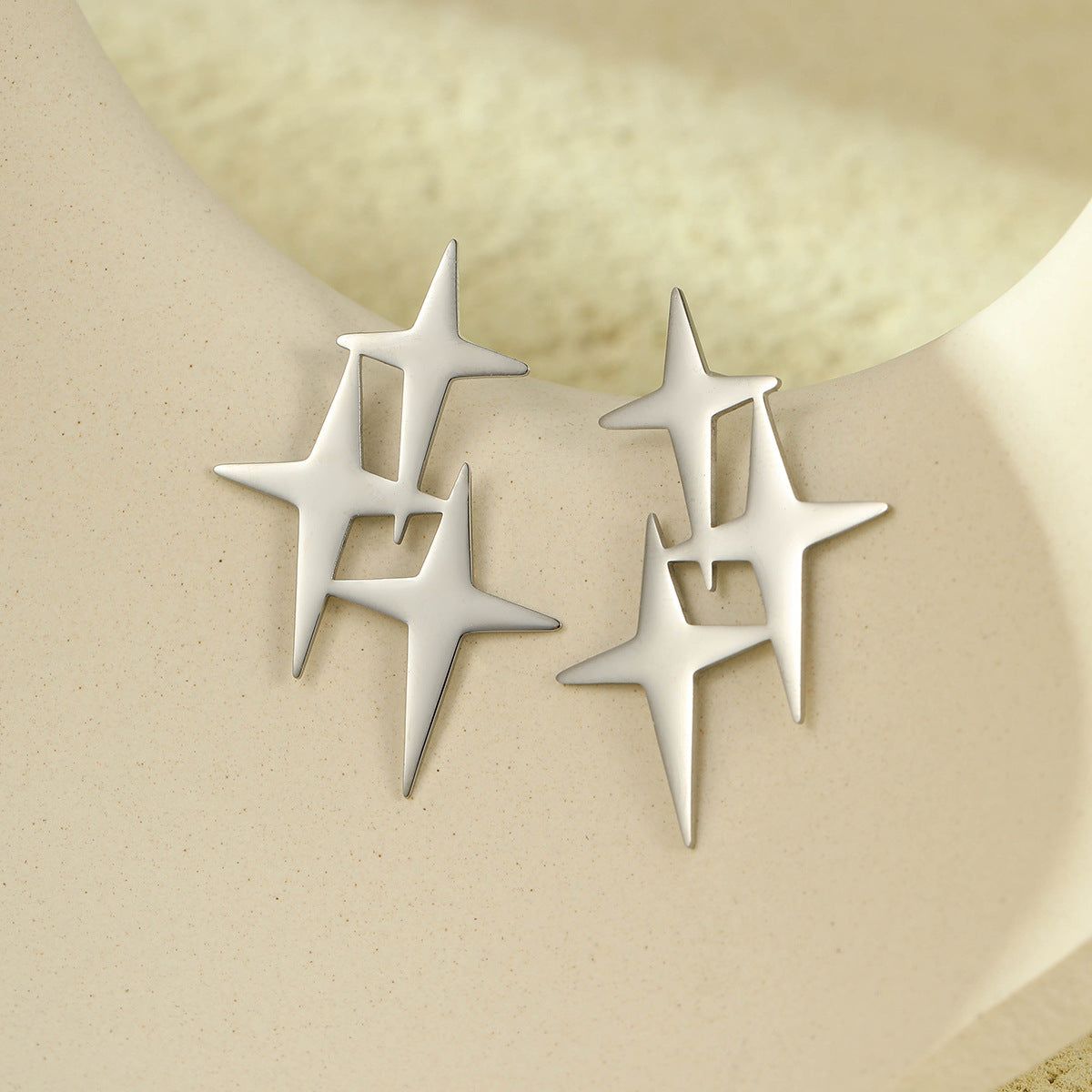 Pendientes vintage con forma de estrella de acero inoxidable chapados en oro para mujer