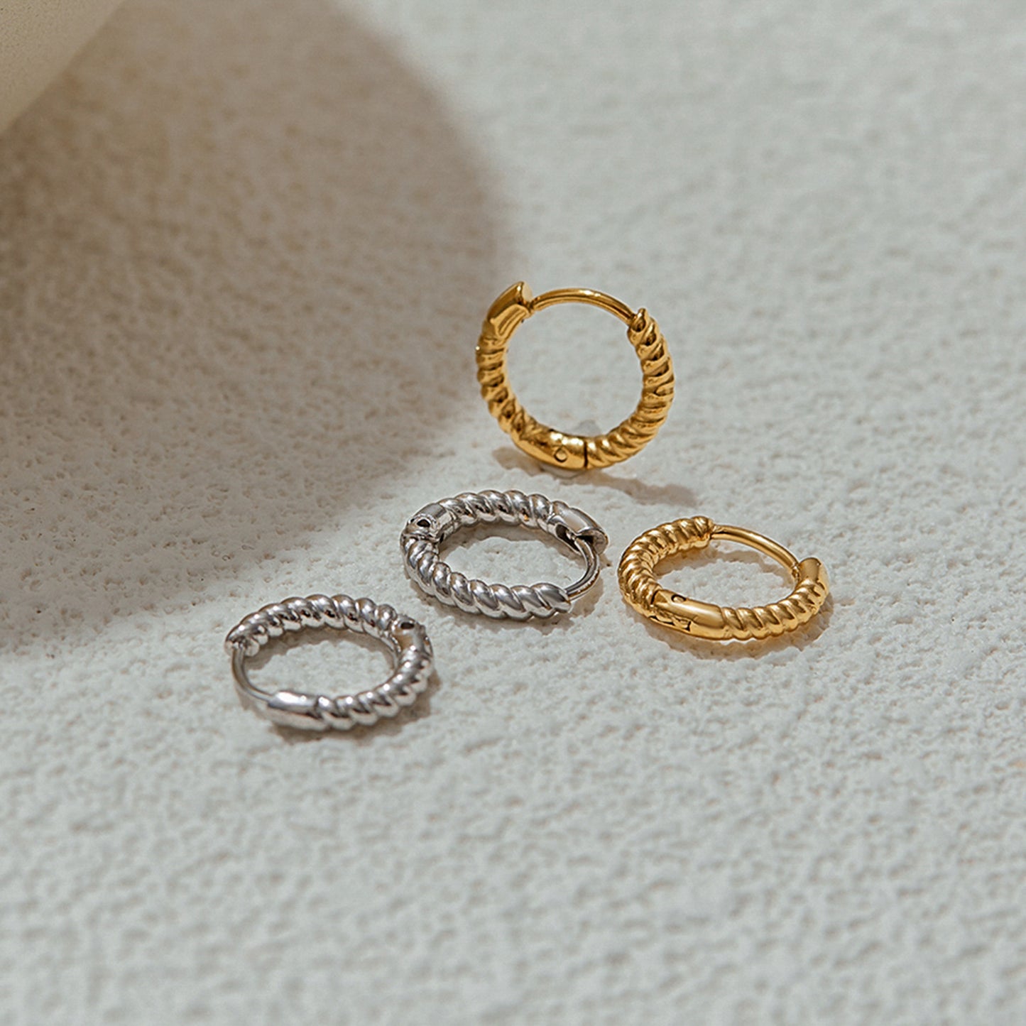 Orecchini a Cerchio Minimalisti Geometrici da Donna in Acciaio Inox con Finitura Placcata