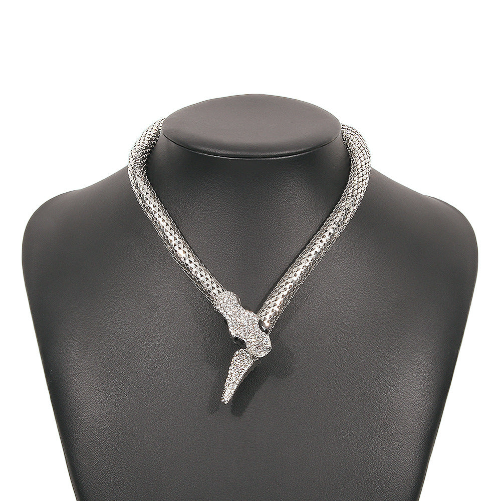 Collar para mujer de estilo punk vanguardista con serpiente geométrica, aleación galvanizada y detalles de diamantes de imitación