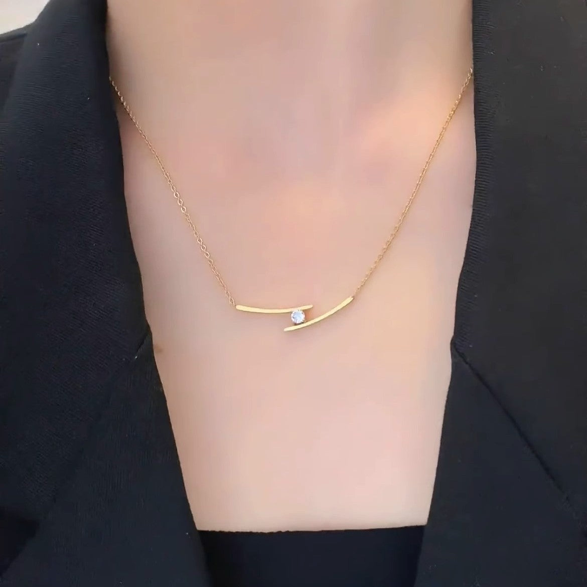 Minimalist Animal-Shaped Titanium Steel Plated Necklace with Rhinestone Accents for Women Clavicle Chain