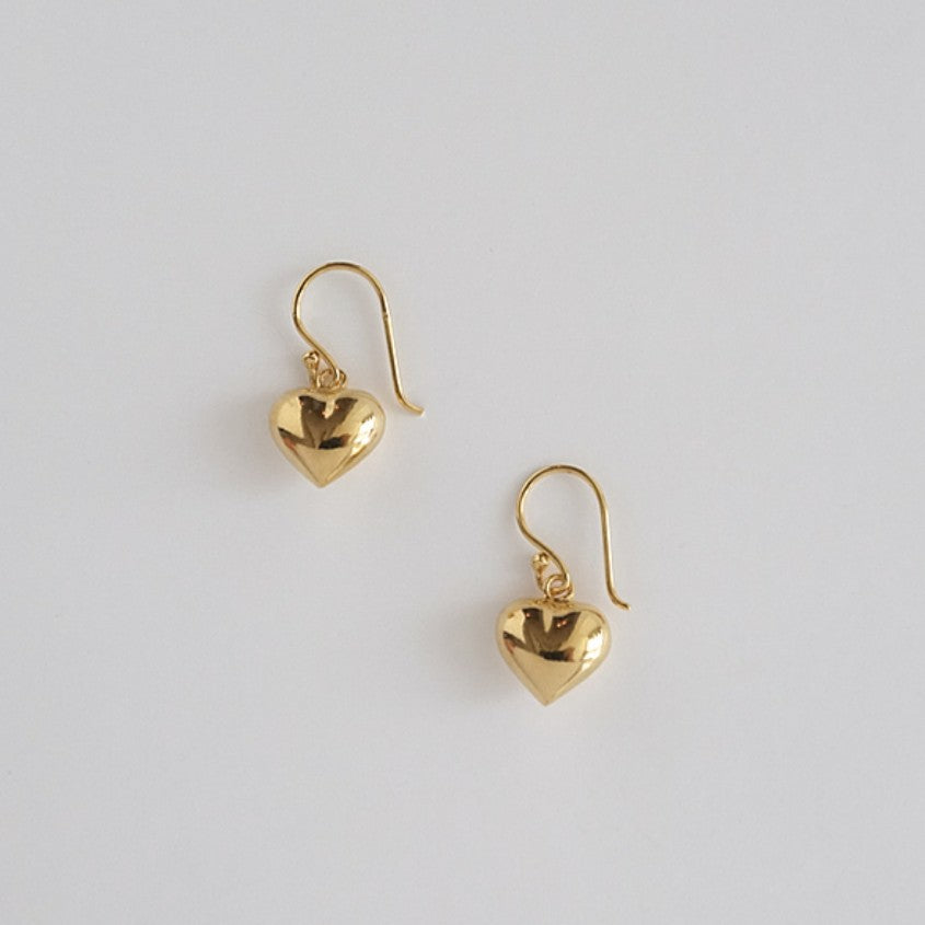 Minimalist Heart-Shaped 925 Sterling Silver Earrings with Plated Finish, Geometric Edge Detail, Versatile Everyday Jewelry