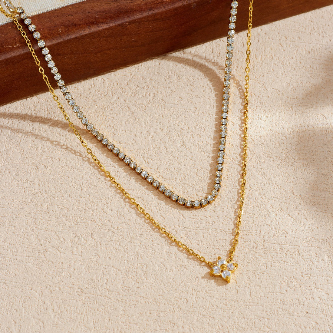 Minimalist Luxury Gold Plated Stainless Steel Floral Rhinestone Layered Necklace for Women