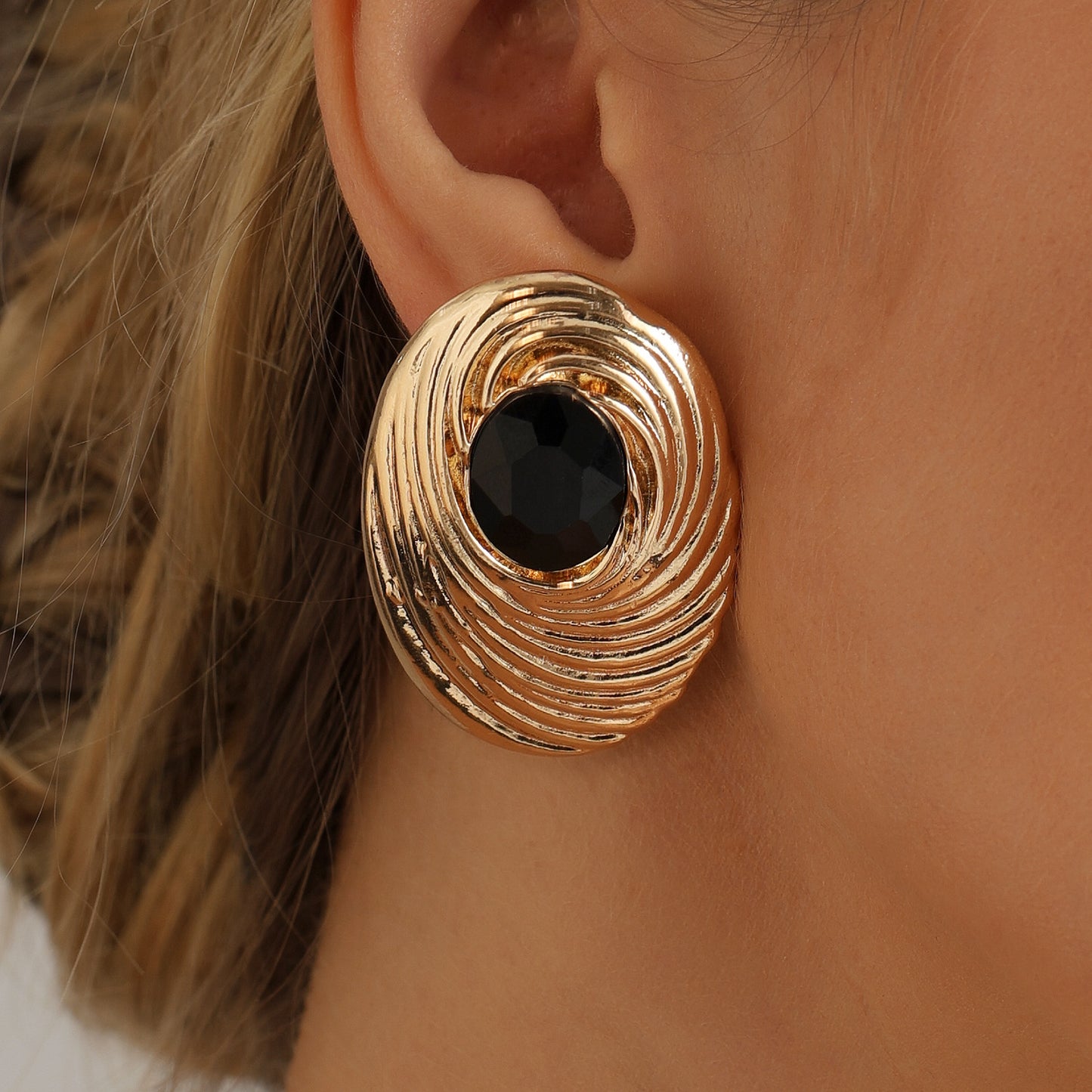 Vintage Textured Black Gold Oval Geometric Earrings for Women