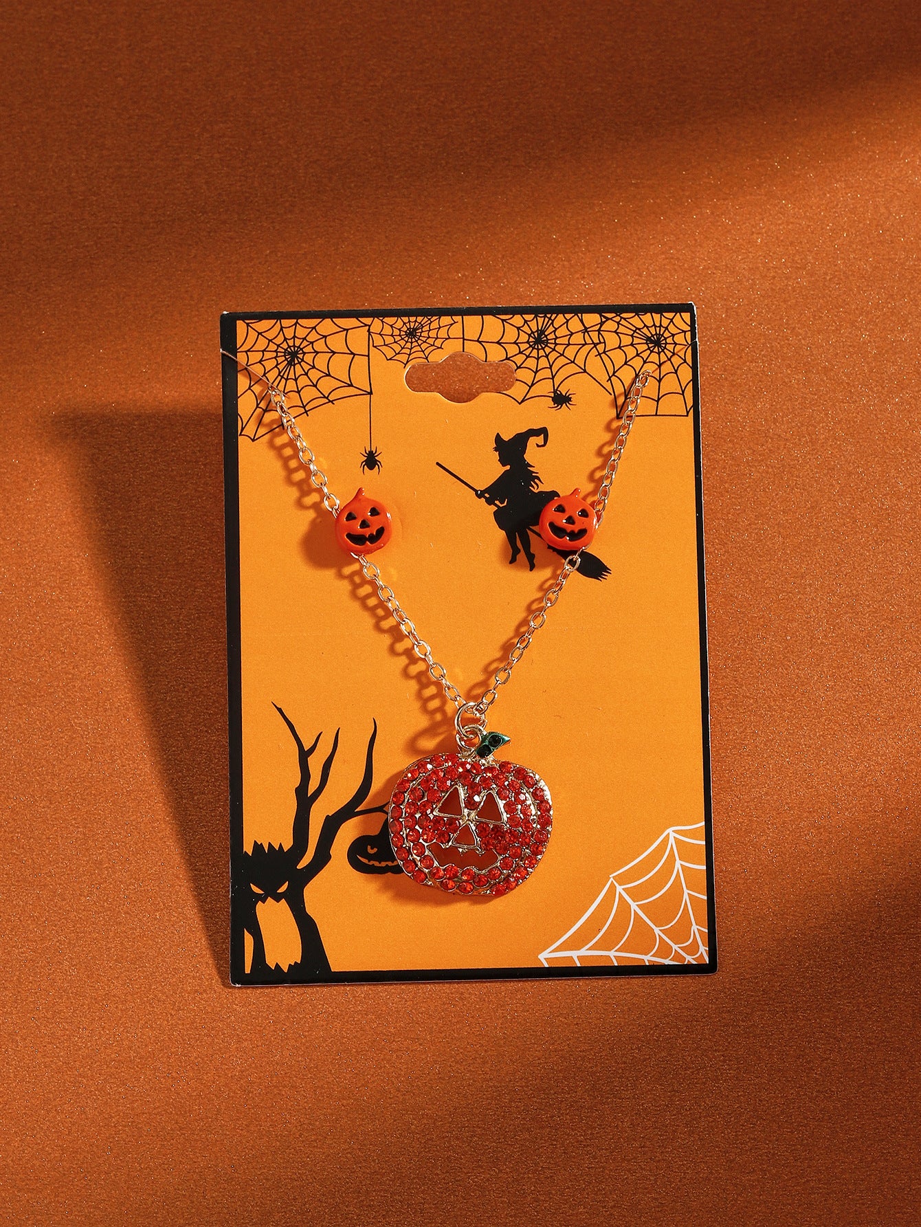 Juego de pendientes de tuerca de calabaza, fantasma y murciélago de Halloween estilo caricatura oscura en aleación con postes de acero inoxidable