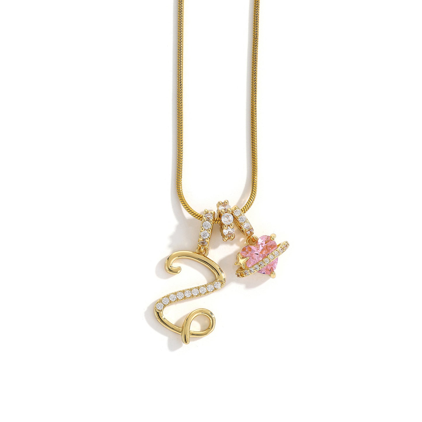 Collana con ciondolo a lettera minimalista in rame con intarsio di zirconi dal design geometrico per donna