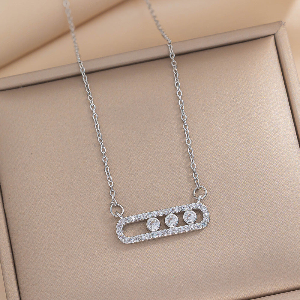 Light Luxury Star-Shaped Pendant Necklace for Women with 18K Gold Plated Copper and Titanium Steel O-Chain