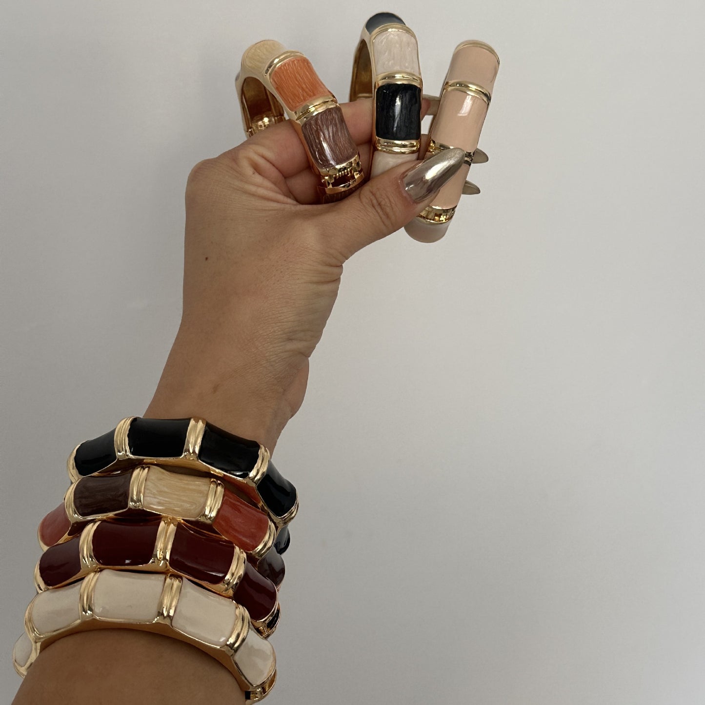 Bracciale da donna a polsino in lega smaltata pesante vintage con bambù geometrico
