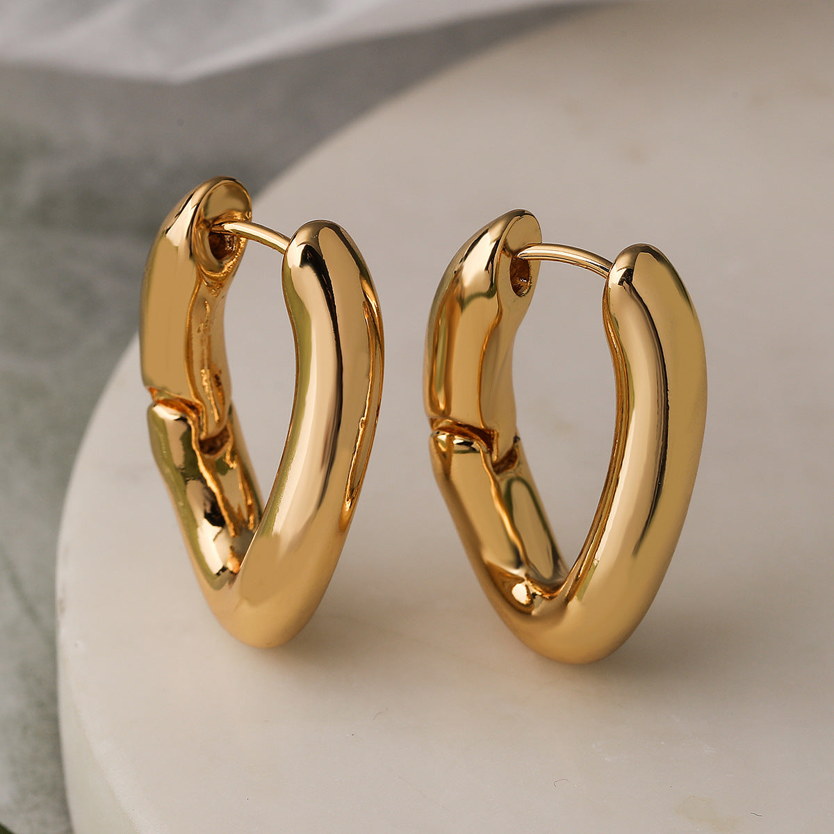 Orecchini da donna minimalisti con forme geometriche irregolari, in rame e placcatura in oro vero