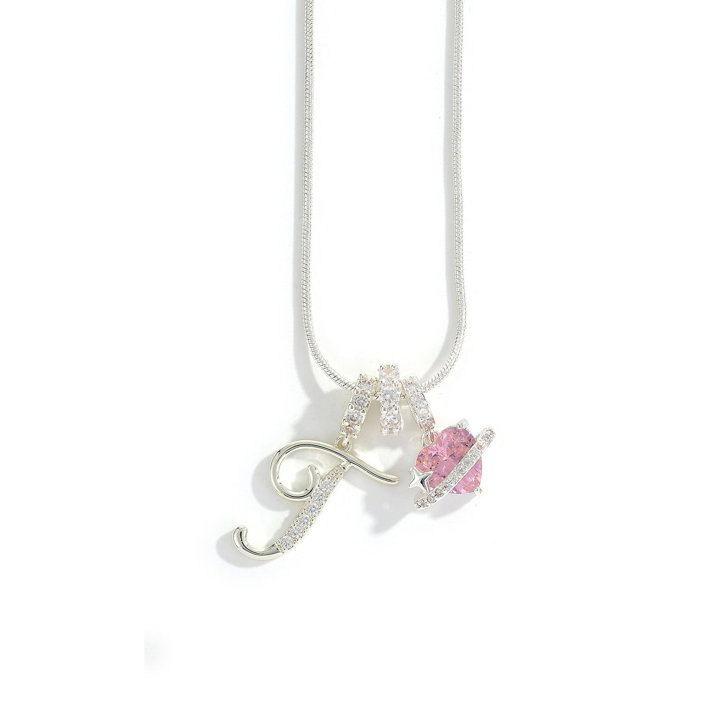 Collana con ciondolo a lettera minimalista in rame con intarsio di zirconi dal design geometrico per donna
