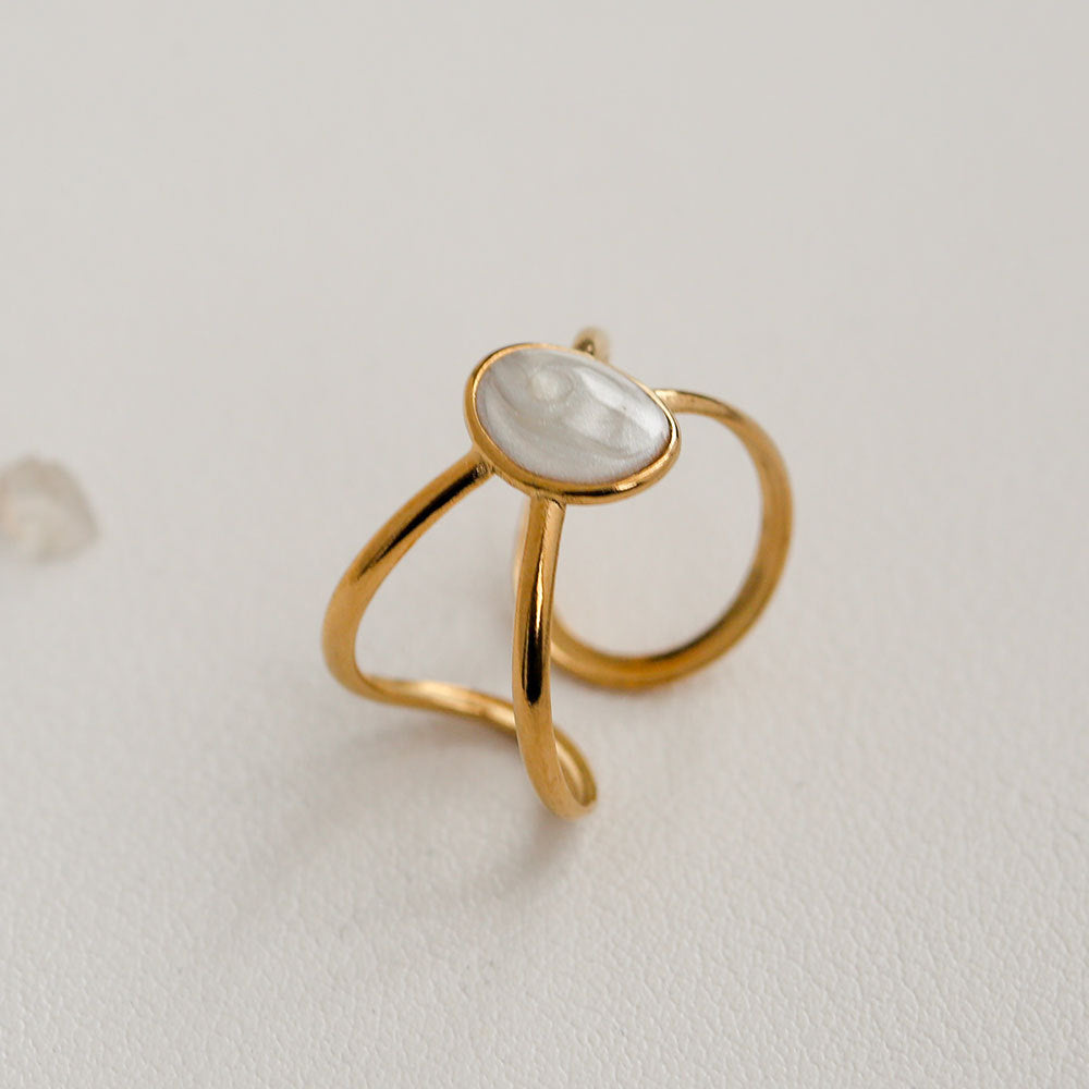 Anillo minimalista de acero de titanio con forma de girasol para mujer, con banda abierta ajustable y acabado chapado en oro