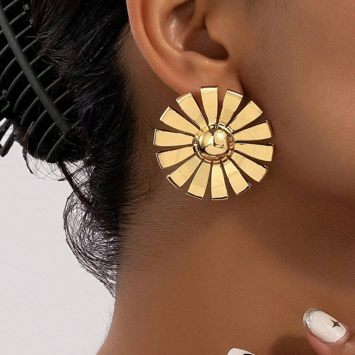 Orecchini da donna geometrici minimalisti a margherita rotondi in acciaio inossidabile placcato oro 18K