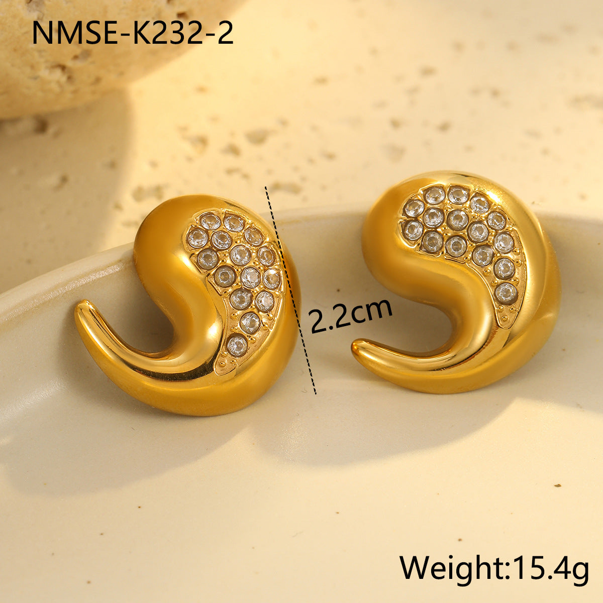 Collar de acero inoxidable con forma de lágrima, incrustaciones de circonitas y baño de oro de 18 quilates para mujer