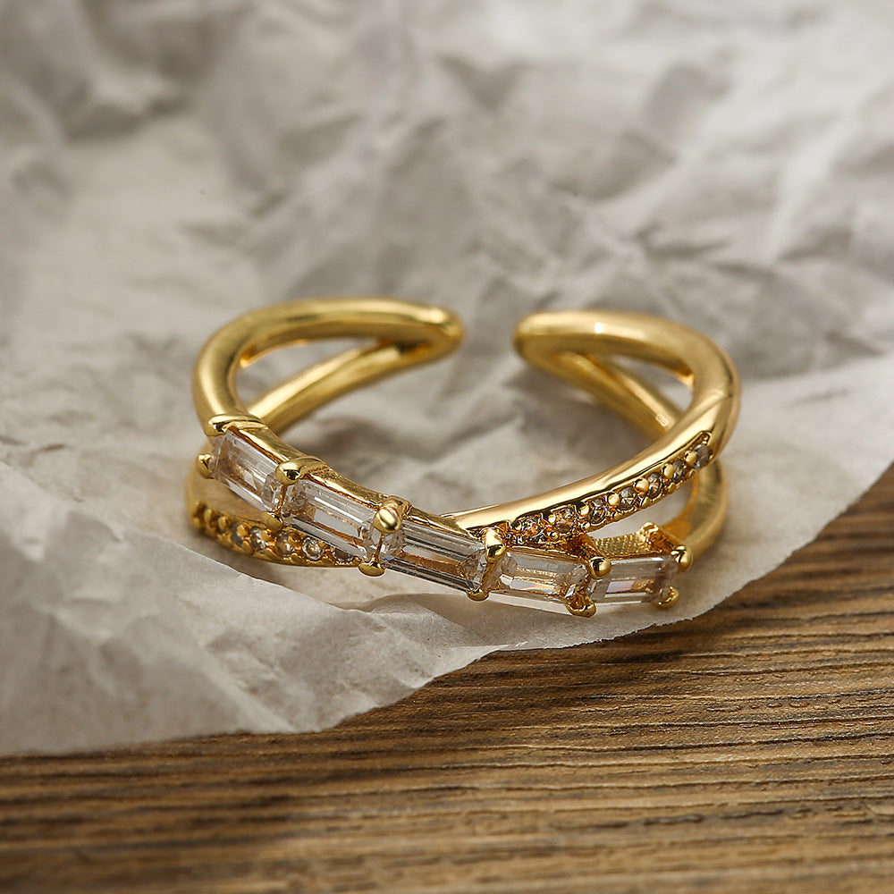 Anello Aperto Geometrico Minimalista da Donna in Rame Placcato Oro 18K con Intarsio di Zirconi