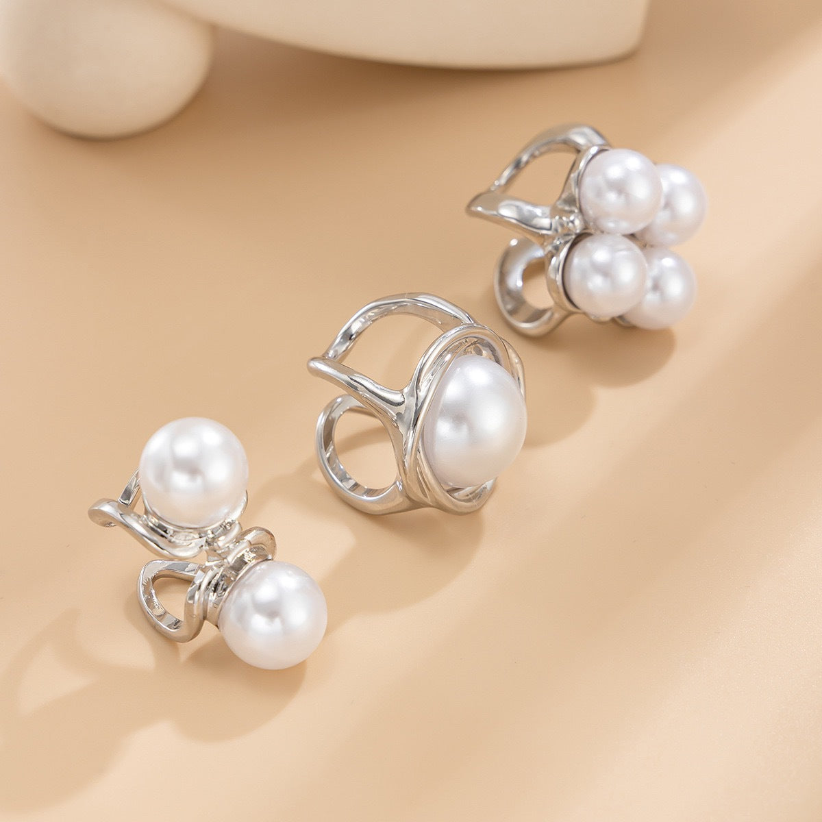 Set de Anillos de Aleación Barrocos Huecos con Perlas de Imitación Elegantes para Mujer