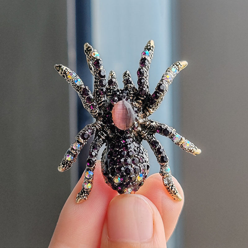 Halloween Spider Brooch in Alloy with Plated Finish for Women and Men, Fashionable Animal-Shaped Costume Accessory