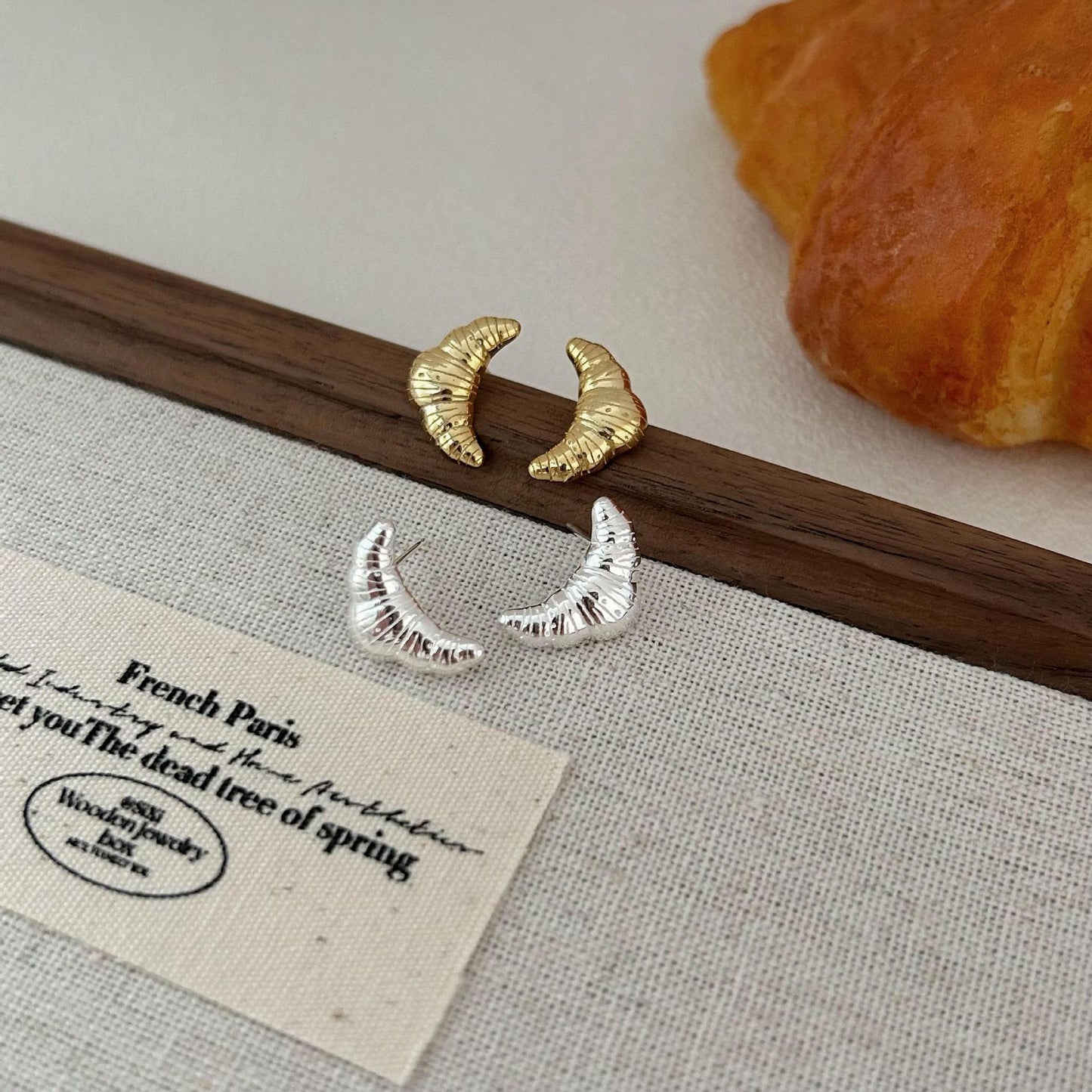 Orecchini a perno minimalisti a forma di corno in argento sterling 925 placcato oro