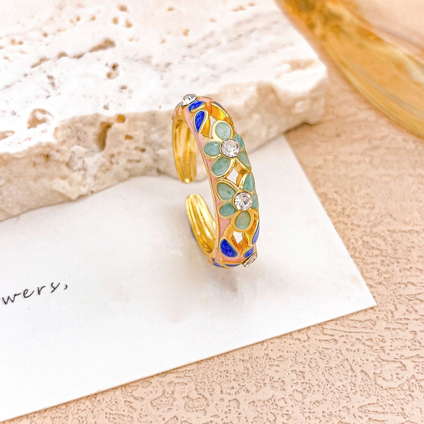 Anello in lega placcato oro con design floreale e cavo, elegante e di lusso, per donna