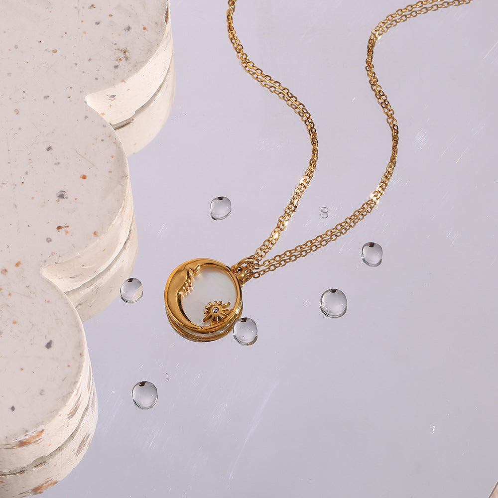 Collar con colgante de luna y estrella de moda minimalista para mujer en acero inoxidable con diseño geométrico y acabado chapado