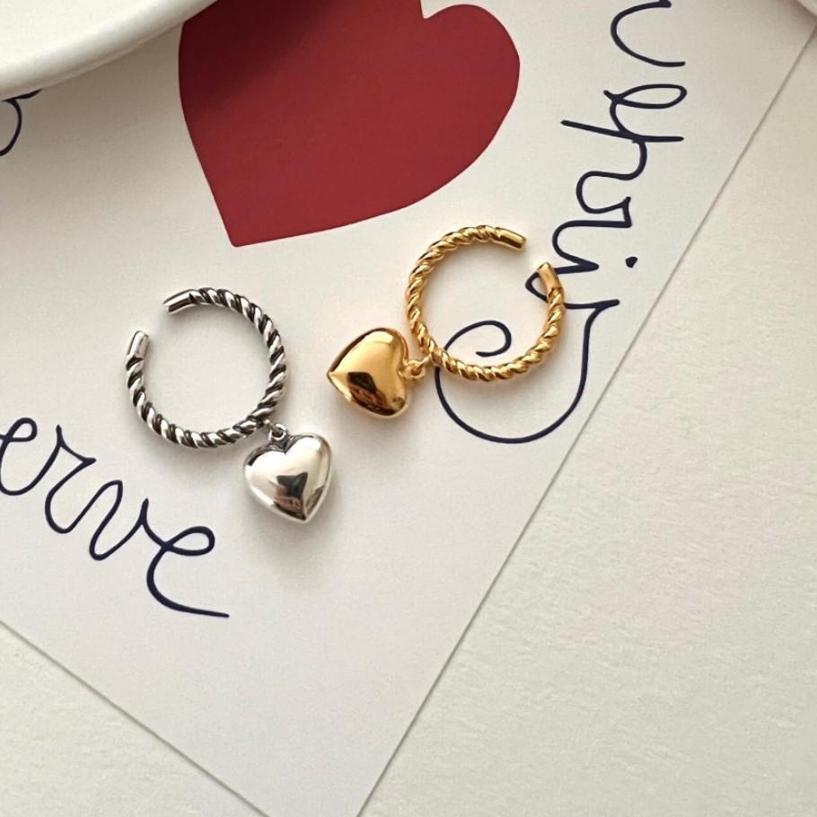 Minimalist Heart-Shaped 925 Sterling Silver Ring for Women with Wavy Band Design