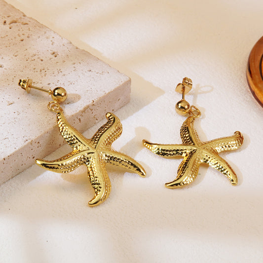 Pendientes de tuerca bañados en acero inoxidable con estrella de mar Sweet Streetwear para mujer
