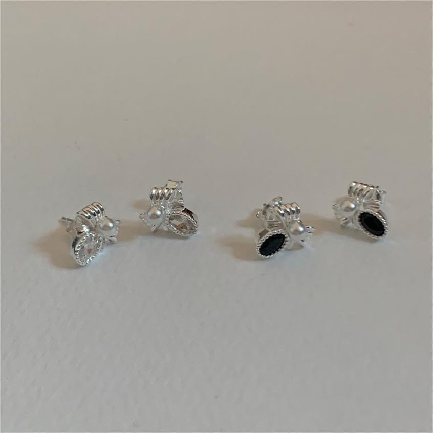 Aretes de lazo minimalistas con perlas y circonitas cúbicas en plata de ley 925 con acabado chapado