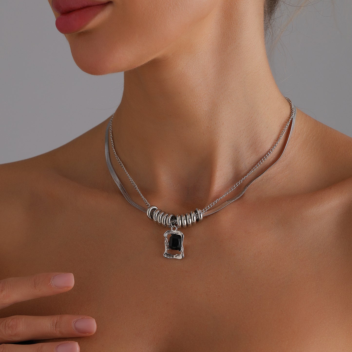 Geometric Square Pendant Necklace for Women in Alloy with Plating Finish, Fashionable Clavicle Chain