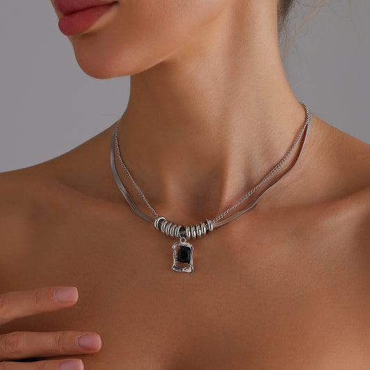 Collar con colgante cuadrado geométrico para mujer, de aleación con acabado galvanizado, cadena de clavícula de moda