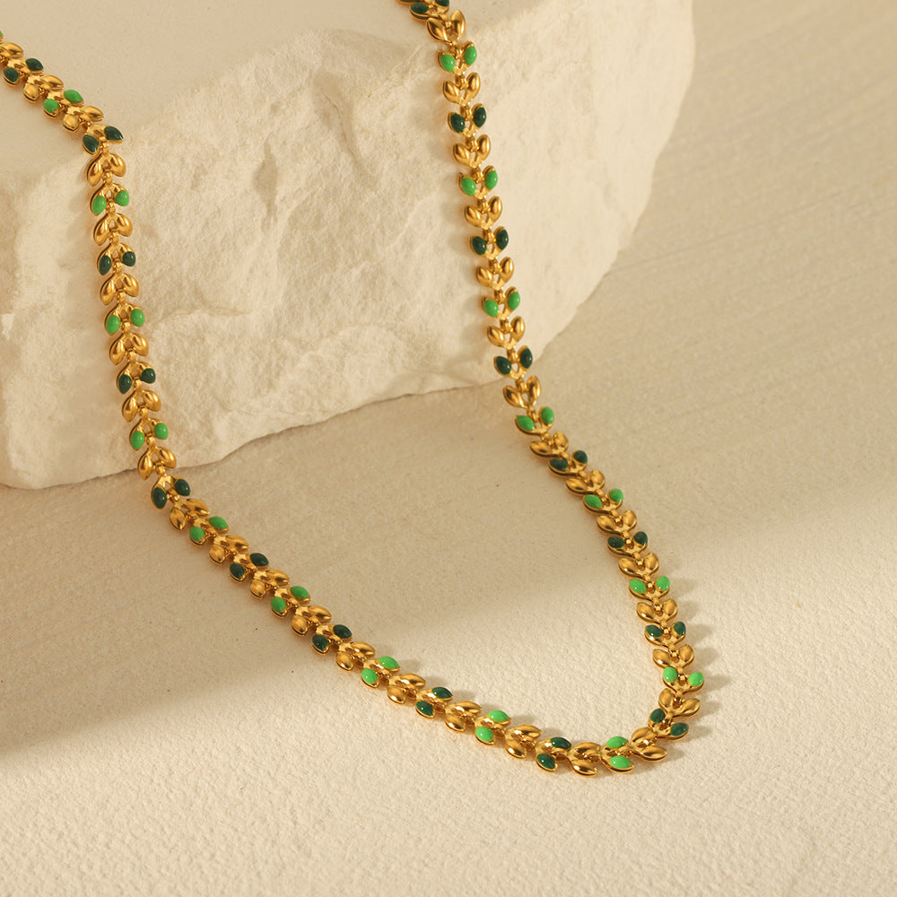Collana Minimalista con Foglie d'Olivo in Acciaio al Titanio con Smaltatura e Finitura Placcata per Donna