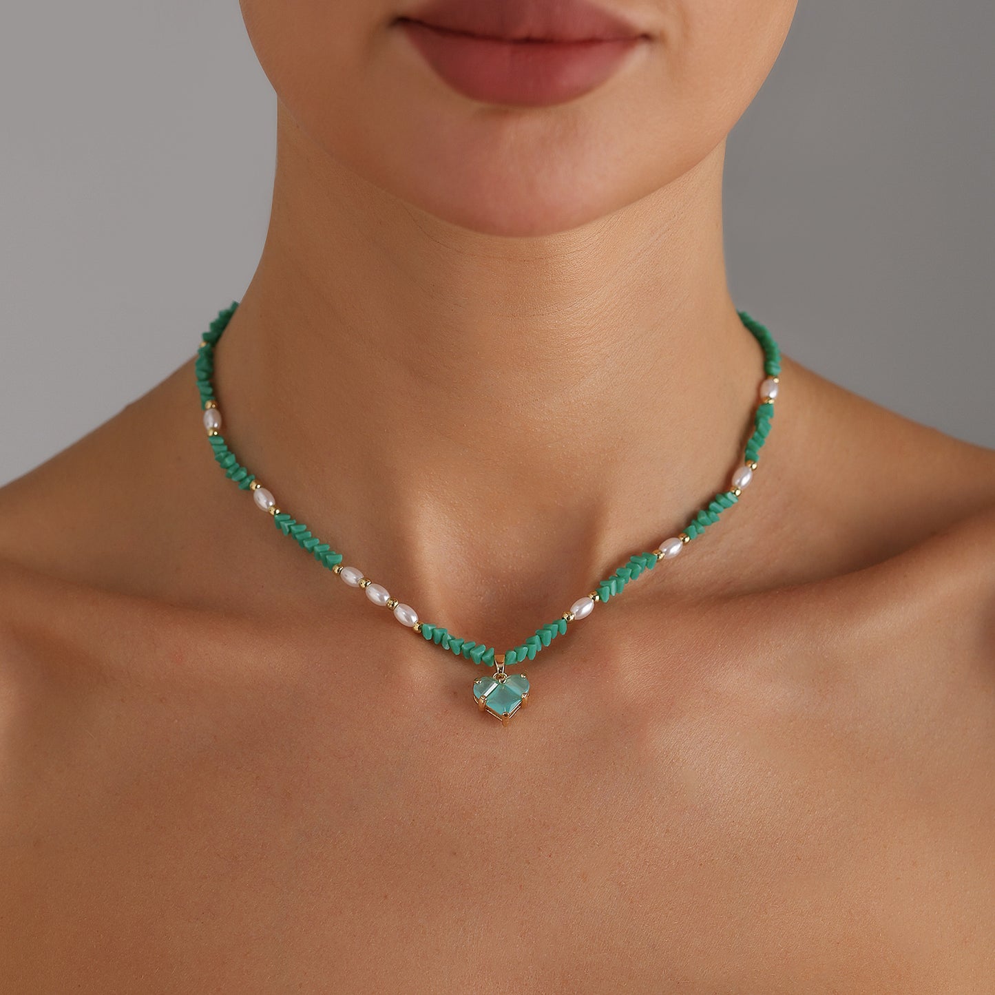 Collar de Aleación con Forma de Corazón Romántico con Acentos de Cristal y Perlas, Delicada Cadena para Mujer
