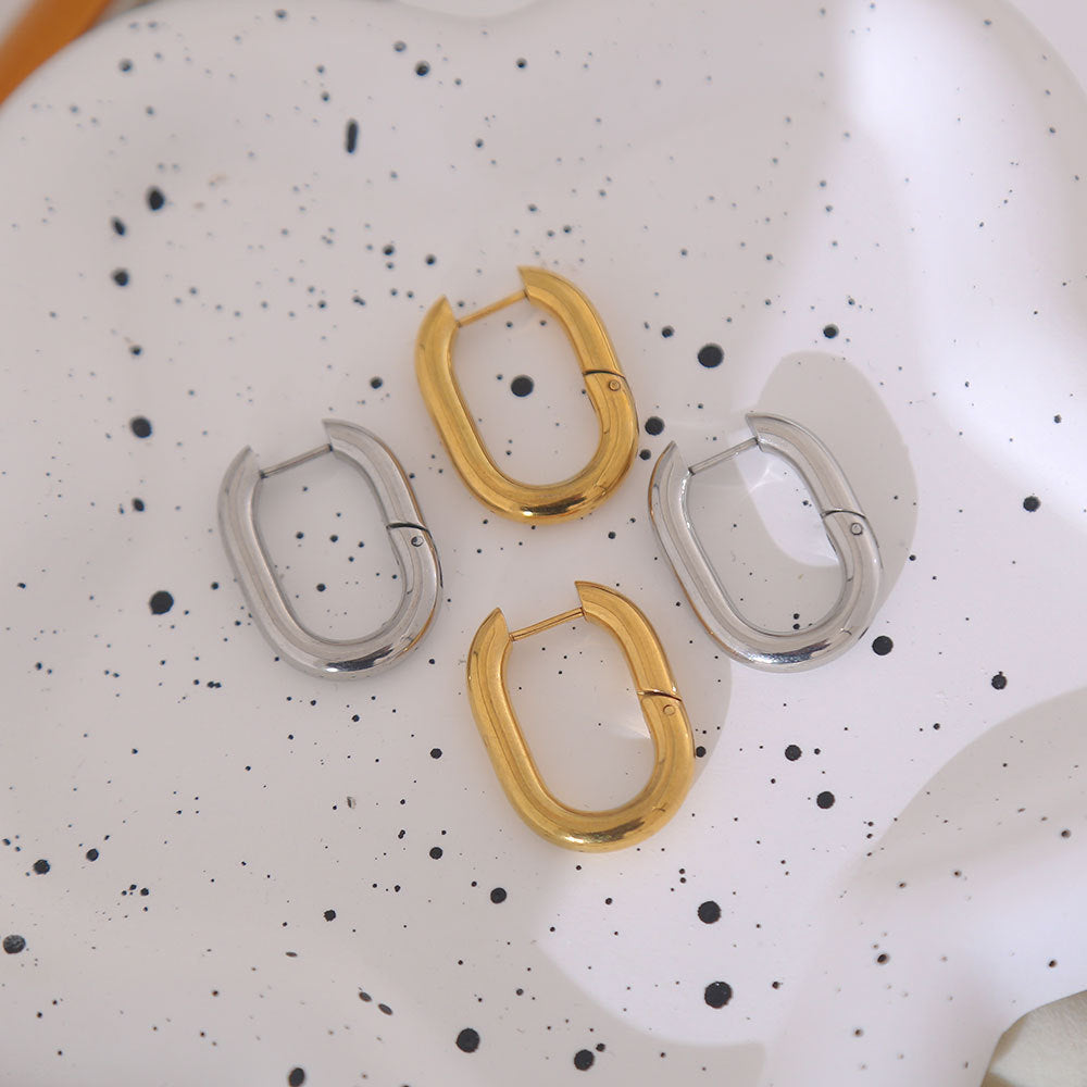 Orecchini a perno minimalisti a U in acciaio al titanio placcati oro 18K per uomo e donna