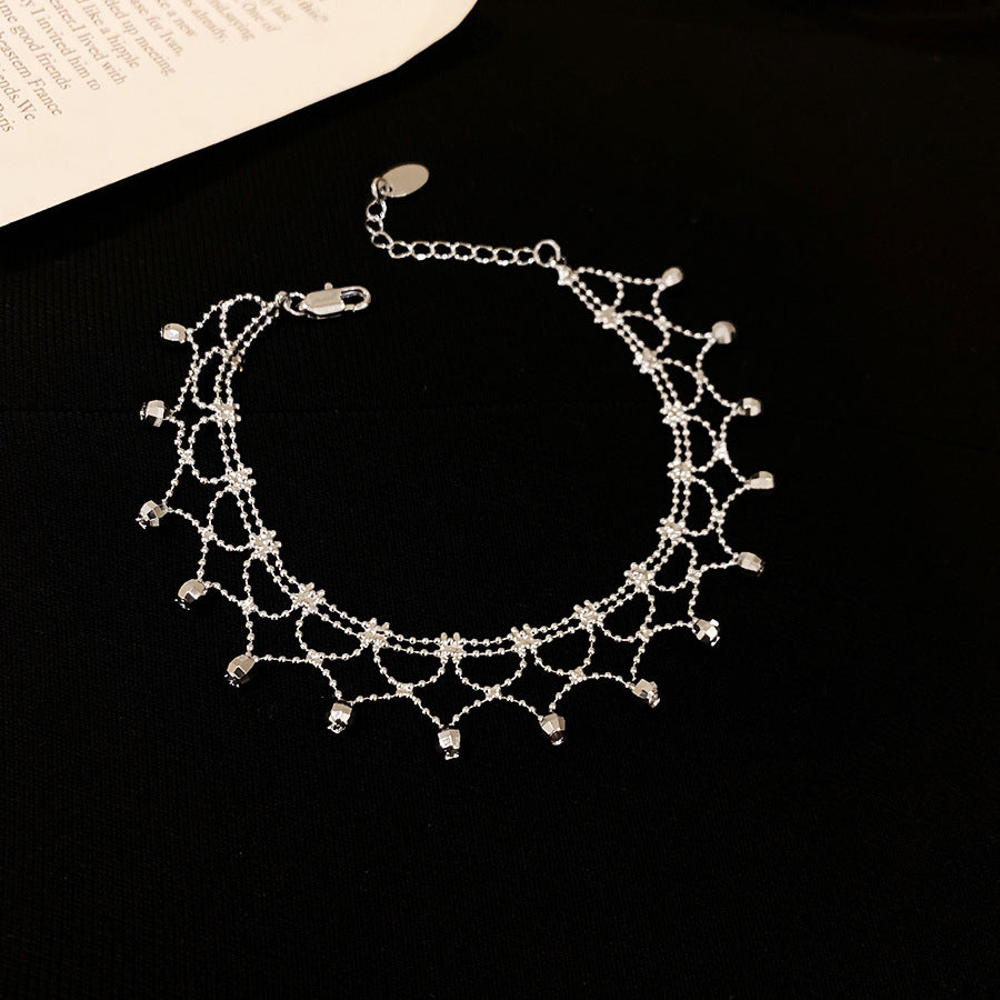 Conjunto de collar con colgante de flecos florales vintage y pulsera de latón con acabado chapado para mujer