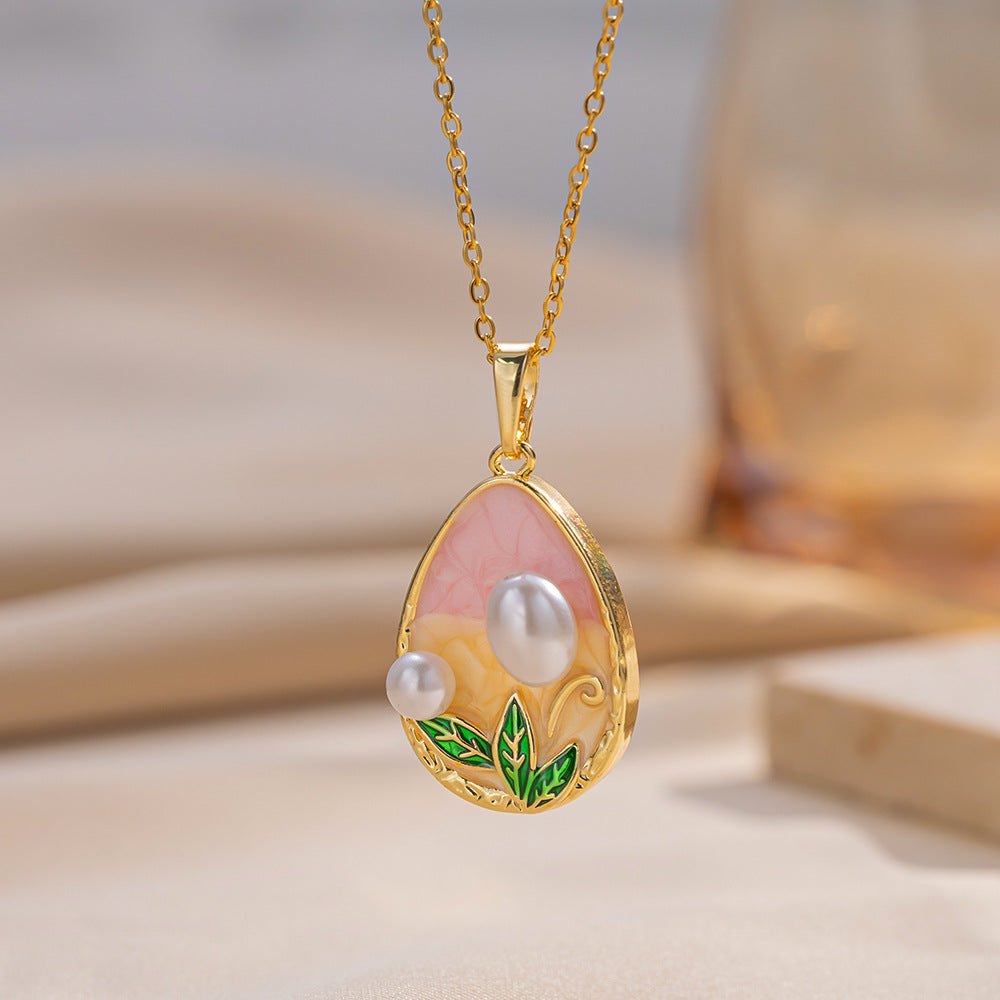 Collana di Lusso Francese Vintage Monet Garden con Ciondolo a Cuore, Catena in Acciaio al Titanio, Finitura Smaltata, Motivo Floreale a Tulipano, Delicata Catena a Clavicola da Donna