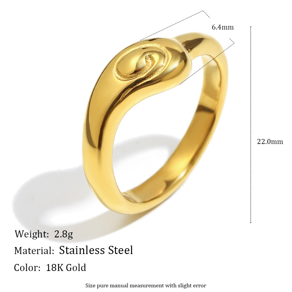 Anello da donna minimalista geometrico in acciaio inossidabile placcato oro 18 carati a testa di serpente con dettagli a impronta digitale