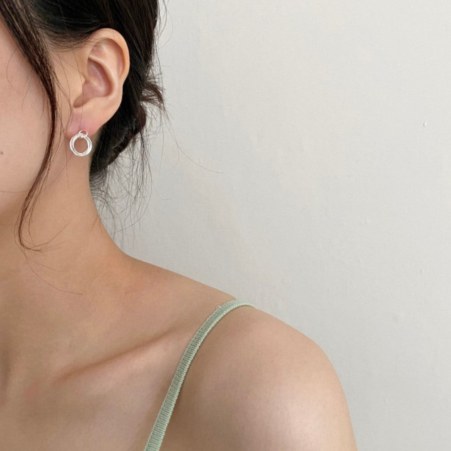 Pendientes de aro minimalistas de plata de ley 925 con forma de estrella y diseño de triple anillo hechos a mano para mujer