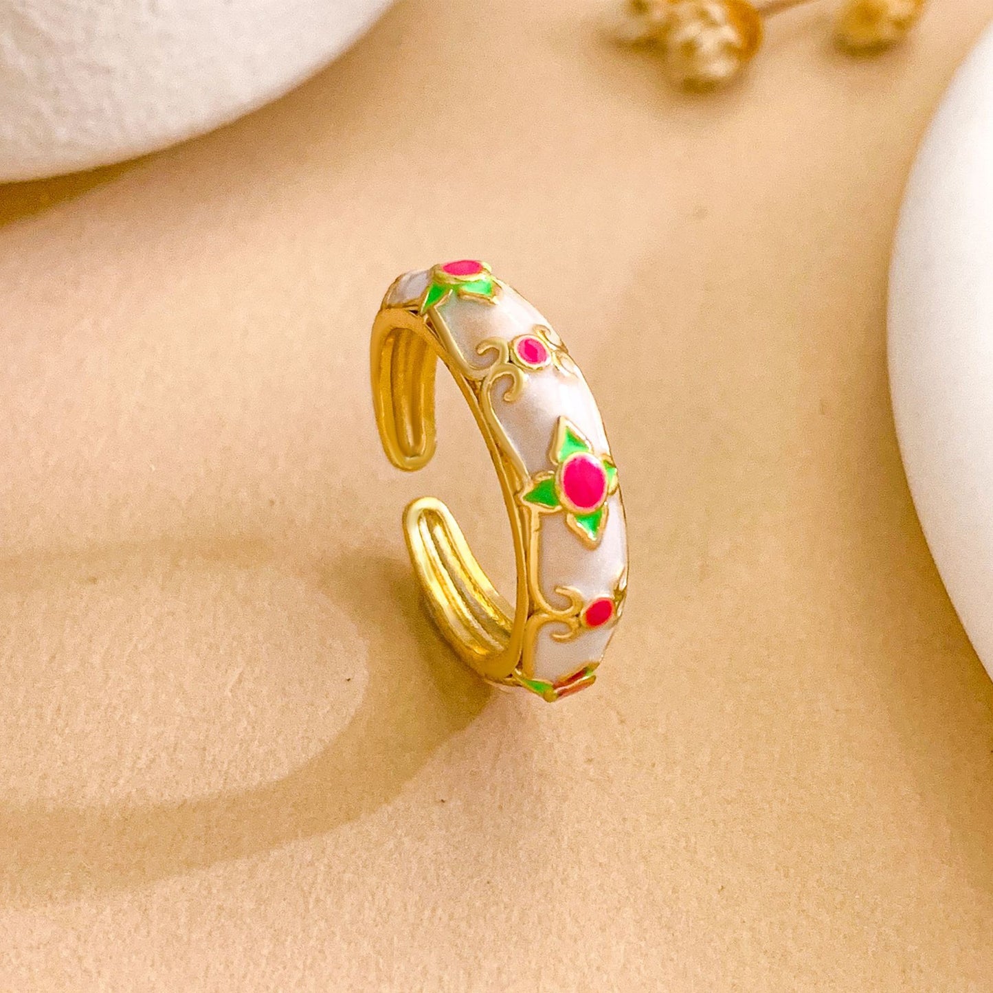 Sweet Vintage Enamel Floral Heart Gold Plated Brass Ring for Women
