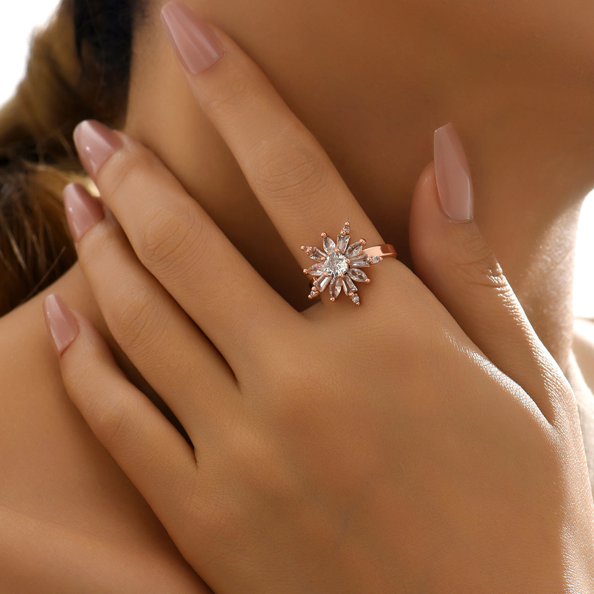 Anello Aperto Geometria Floreale Stella Minimalista da Donna in Rame con Intarsio Zircone
